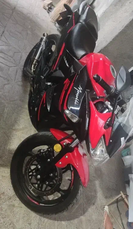 متور مگلی۲۰۰|موتورسیکلت|صحنه, |دیوار