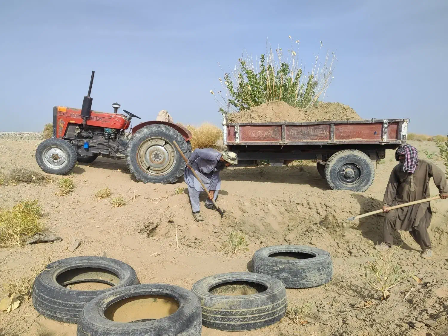 تراکتور بار بر حمل نخاله های ساختمانی|خدمات حمل و نقل|سراوان, |دیوار