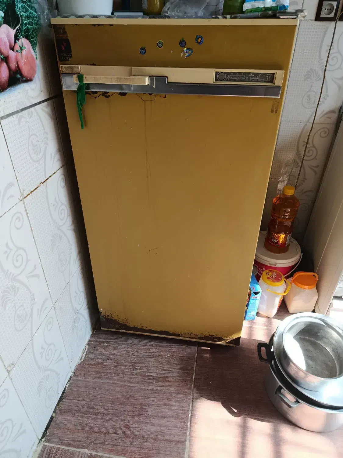 یخچال گاز پنج شعله سالم پنکه هم سالم|کیف، کفش، کمربند|مشهد, موعود|دیوار