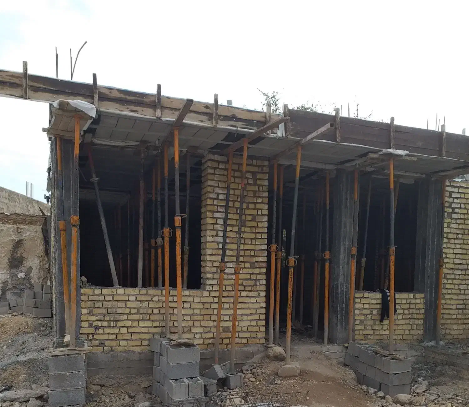 اجرای سقف،شیب گیری،اجرای شناژ کف،اجرای راه پله|خدمات پیشه و مهارت|دهدشت, |دیوار