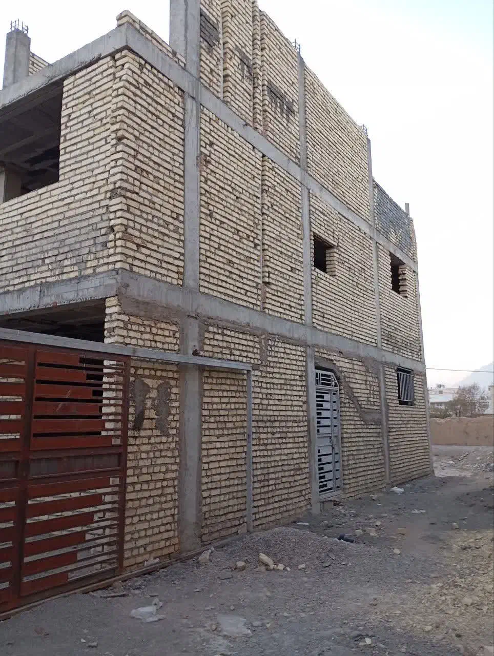 فروش خانه ویلایی ۳۶۰ متری ۳ خوابه|فروش خانه و ویلا|خمینی‌شهر, |دیوار