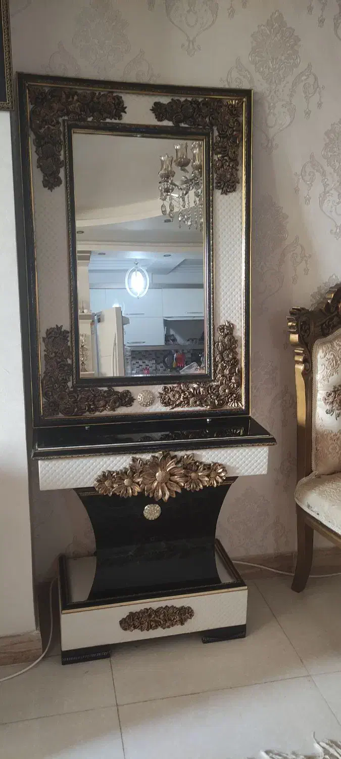 میز آینه در حد نو|مبلمان خانگی و میز عسلی|رشت, باهنر|دیوار