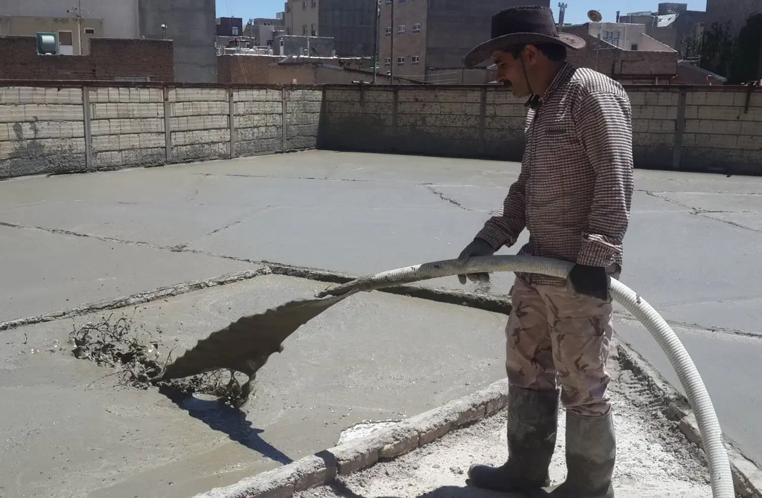 کارگر ساده (برای اجرای فوم بتن)|استخدام معماری، عمران و ساختمانی|تبریز, |دیوار