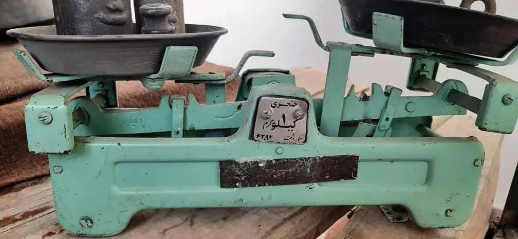 ترازو یه کیلویی|کلکسیون اشیاء عتیقه|تهران, زرگنده|دیوار