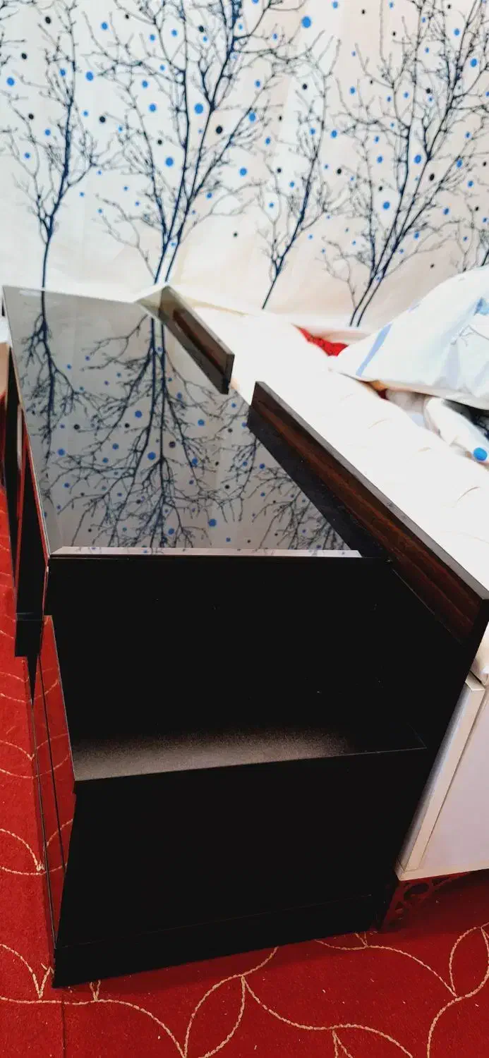 میز تلوزیون تمیزز ب علت جابجایی بفروش. میرسد|میز تلویزیون|آبادان, |دیوار