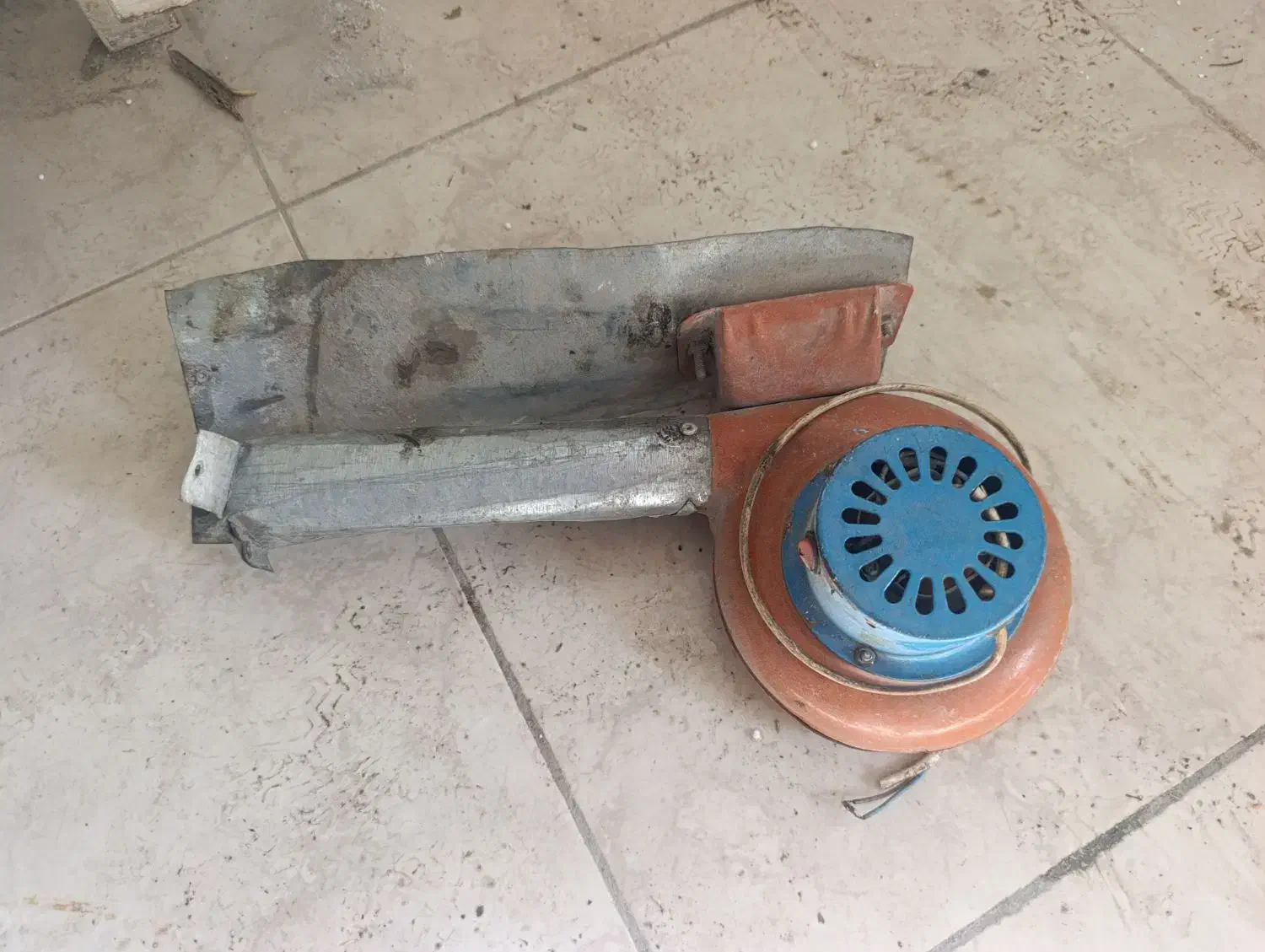 هواکش فن بزرگ|پنکه و تصفیهکنندهٔ هوا|خرمآباد, |دیوار