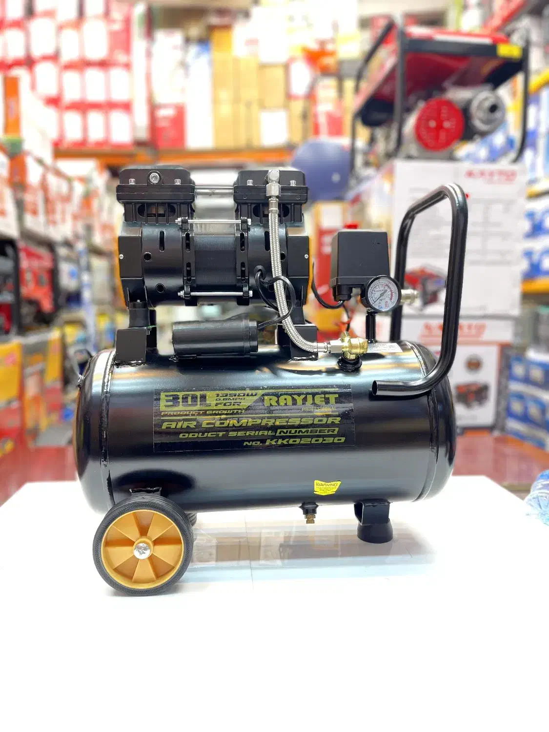 پمپ باد رایجِت سایلنت مخزن 30 لیتر هوا واسه میخکوب|ابزارآلات|مشهد, نکاح|دیوار