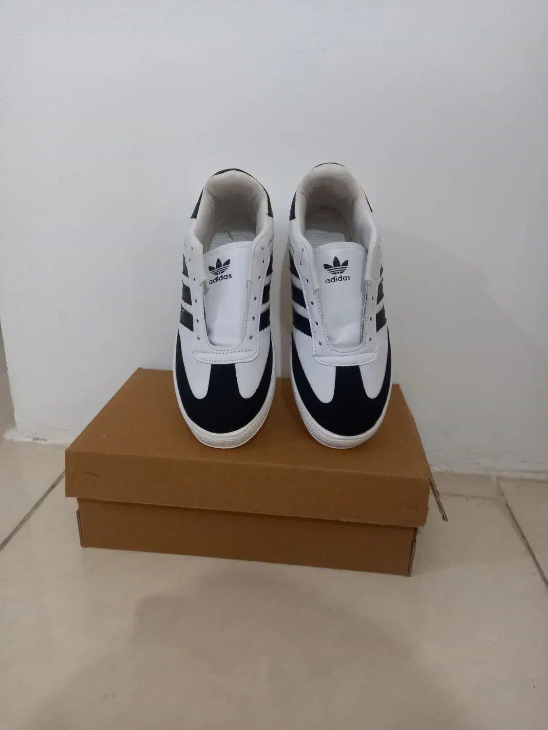 آدیداس فروش فوری|کیف، کفش، کمربند|پرند, فاز ۶|دیوار