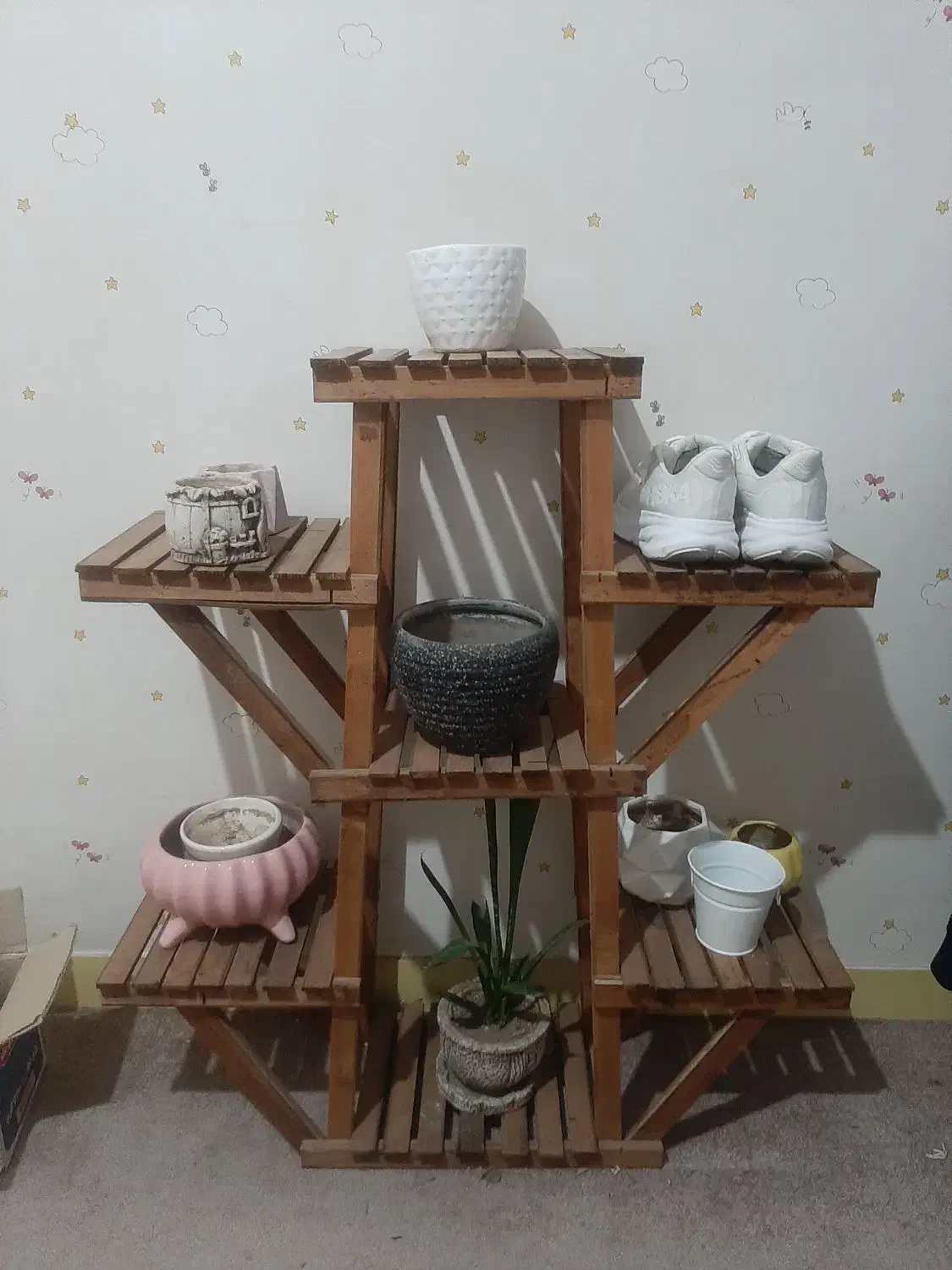 استند گلدان|گل و گیاه طبیعی|فردیس, نسترن شرقی|دیوار