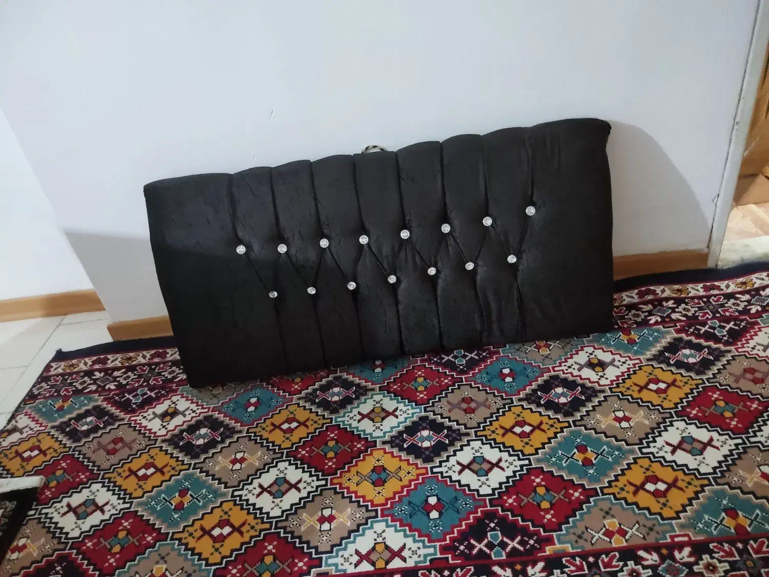 مخطع دونفره چهار عدد|پشتی|اصفهان, عطار نیشابوری|دیوار