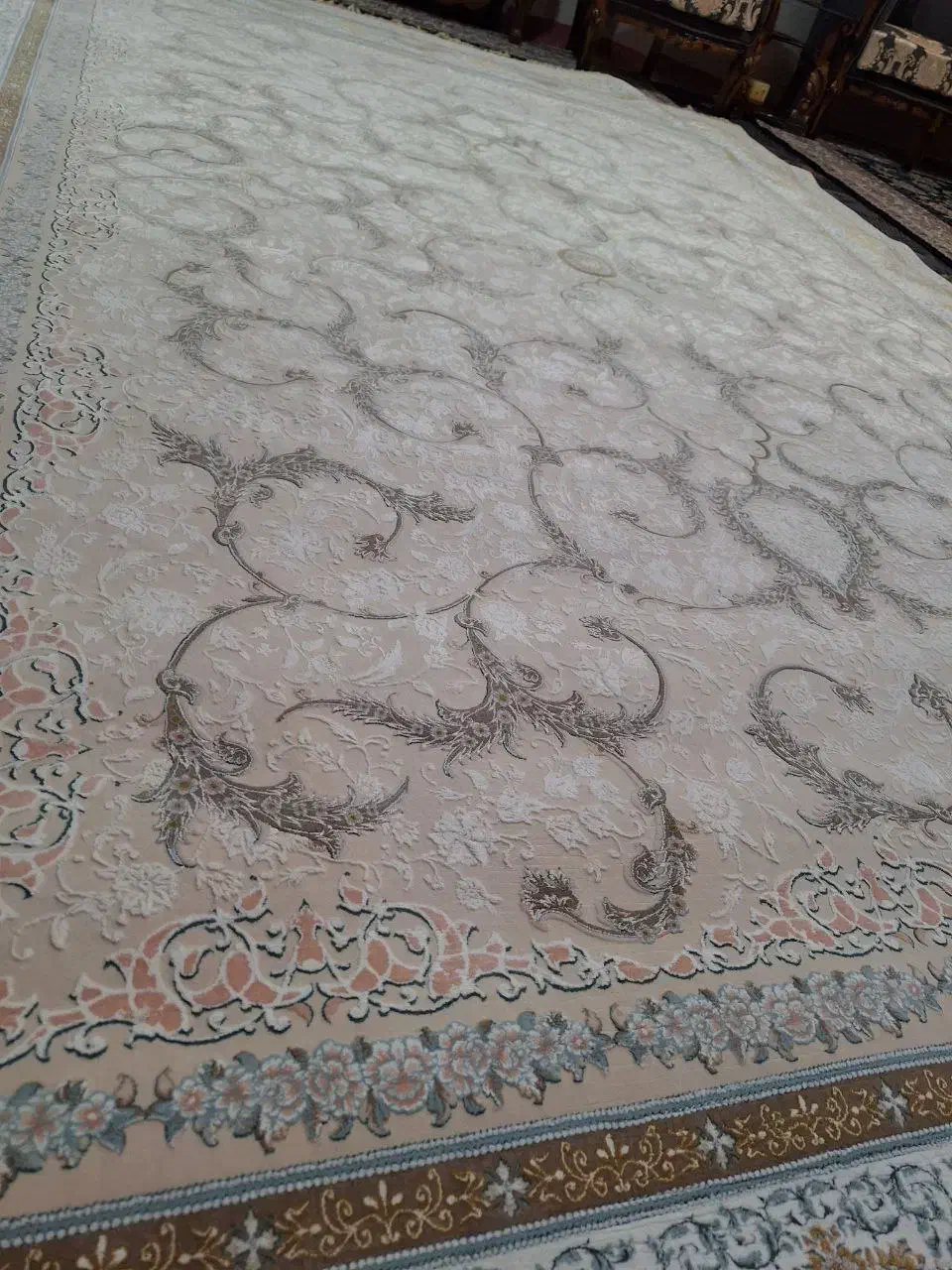 فرش ۱۲ متری ۱۲۰۰ شانه تراکم ۳۶۰۰ برجسته طلا کوب|فرش|خاوران, |دیوار