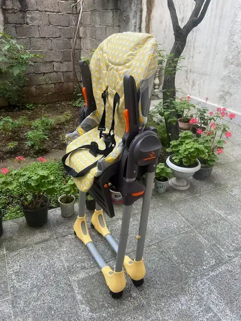 صندلی غذای کودک چیکو در حد نو|تخت و صندلی بچه|لاهیجان, شهید آوینی|دیوار