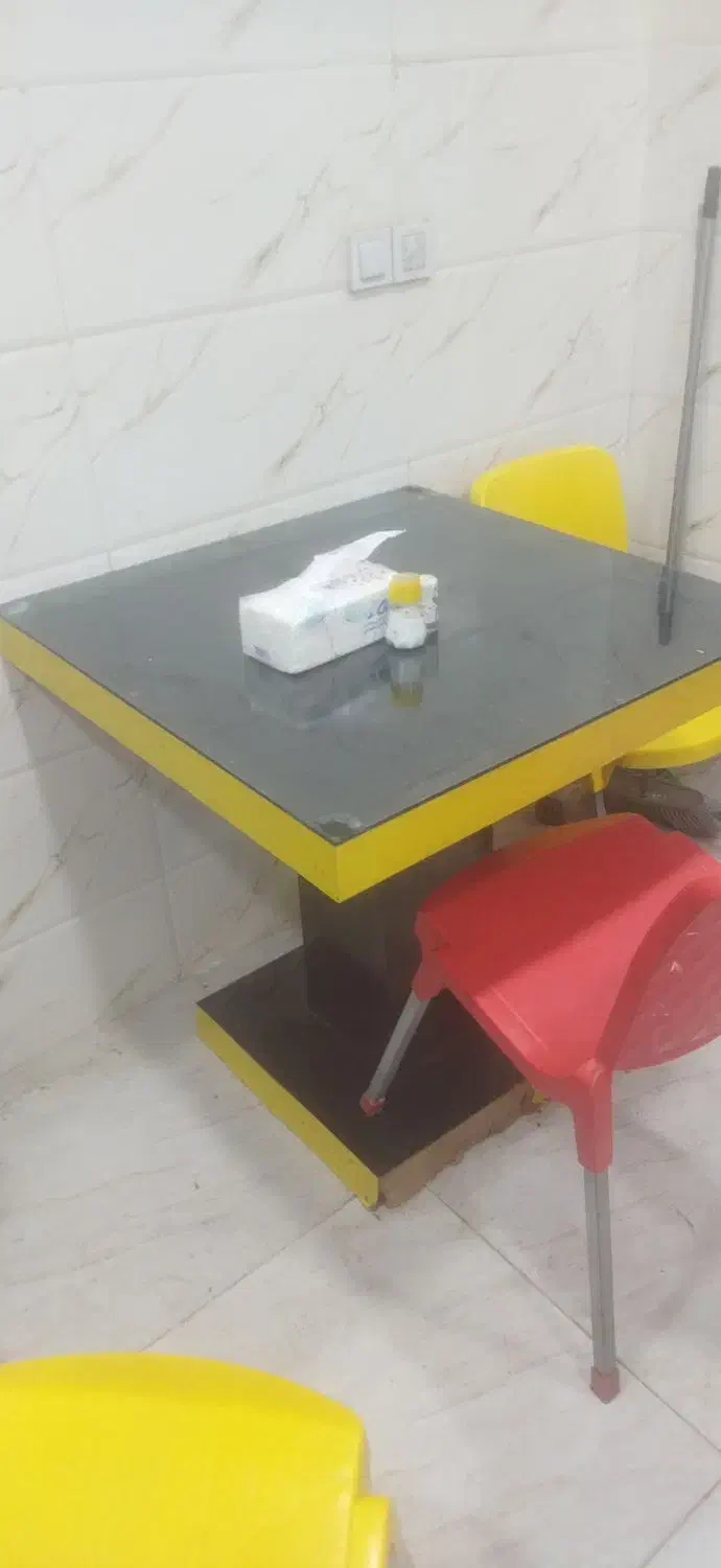 میز اغذیه فروشی|میز و صندلی غذاخوری|زاهدان, |دیوار