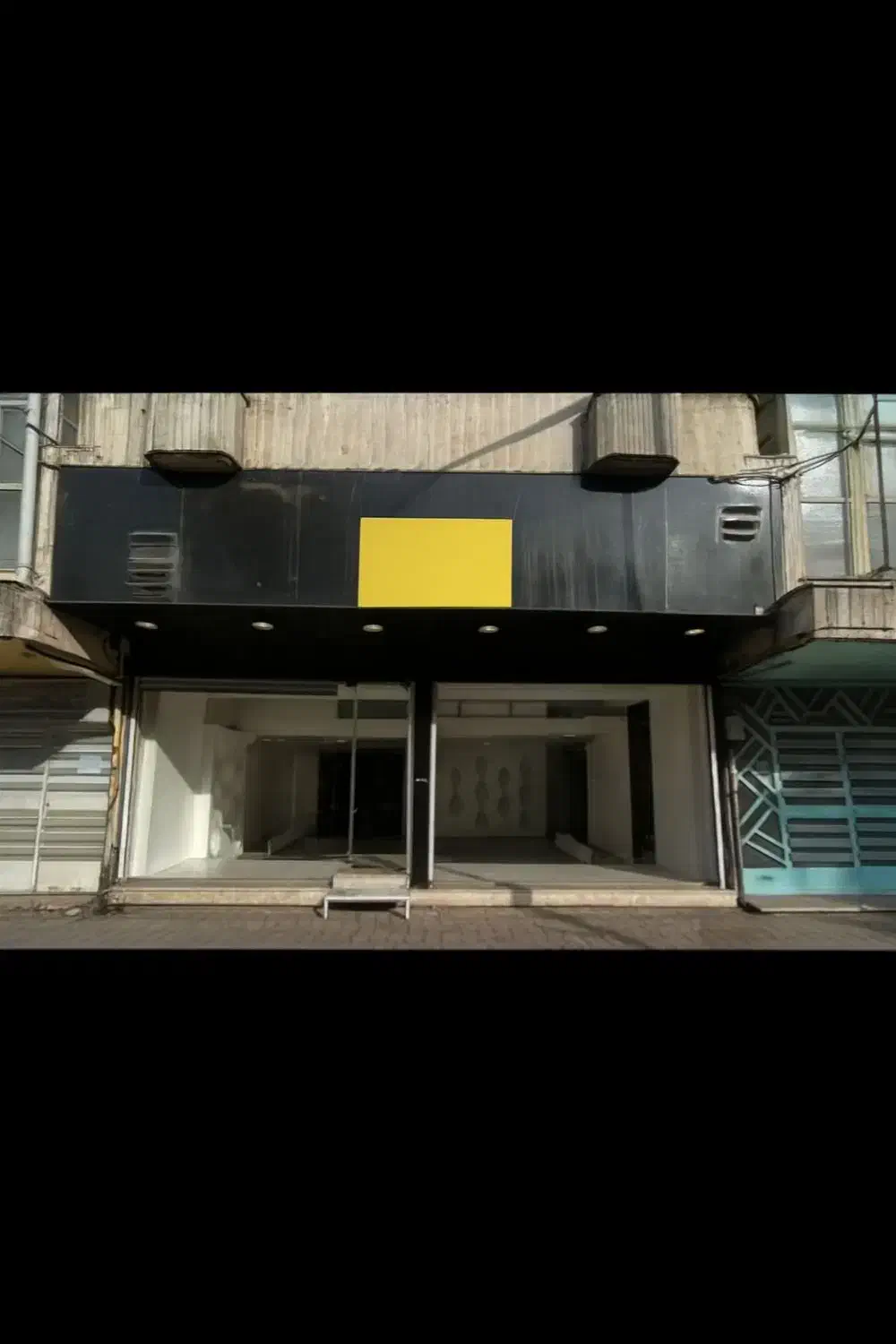 اجاره مغازه بزرگ بالکن دار براصلی تختی|اجارهٔ مغازه و غرفه|رشت, سعدی (تختی)|دیوار