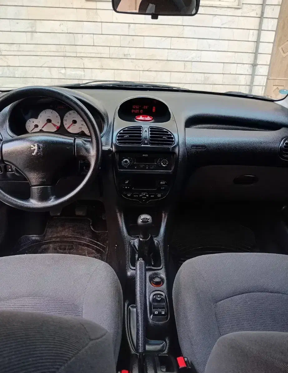 رنت206/اجاره206/اجاره خودرو|خودرو اجارهای|تهران, فلسطین (میدان انقلاب)|دیوار