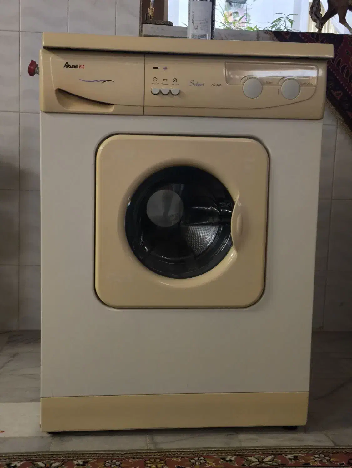 لباسشویی|ماشین لباسشویی و خشک‌کن لباس|بهرمان, |دیوار