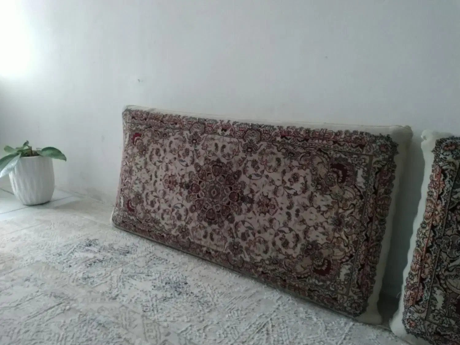 یک جفت پشتی جنس خوب|پشتی|مشهد, بهاران|دیوار