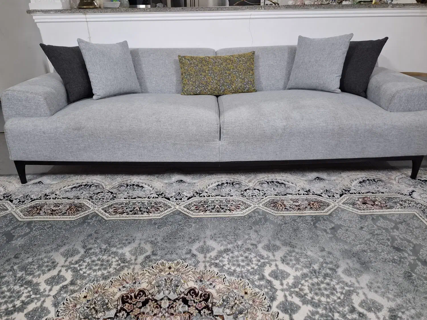 مبل مدرن ساده شیک|مبلمان خانگی و میز عسلی|مشهد, رده|دیوار