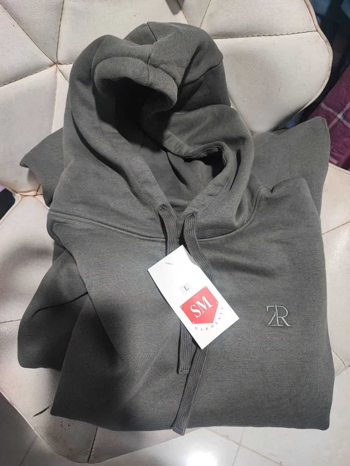 دورس وهودی نو آکبند خارجی|لباس|تربت‌حیدریه, مسجد جامع|دیوار