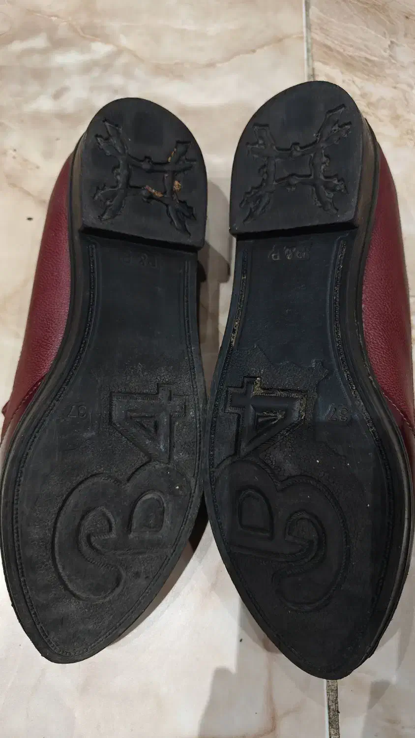 کفش|کیف، کفش، کمربند|آمل, |دیوار