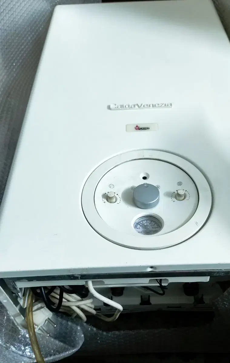 فروش پکیج استوک کالداونزیا فن دار در حد نو|آبگرمکن، پکیج، شوفاژ|تهران, شکوفه|دیوار