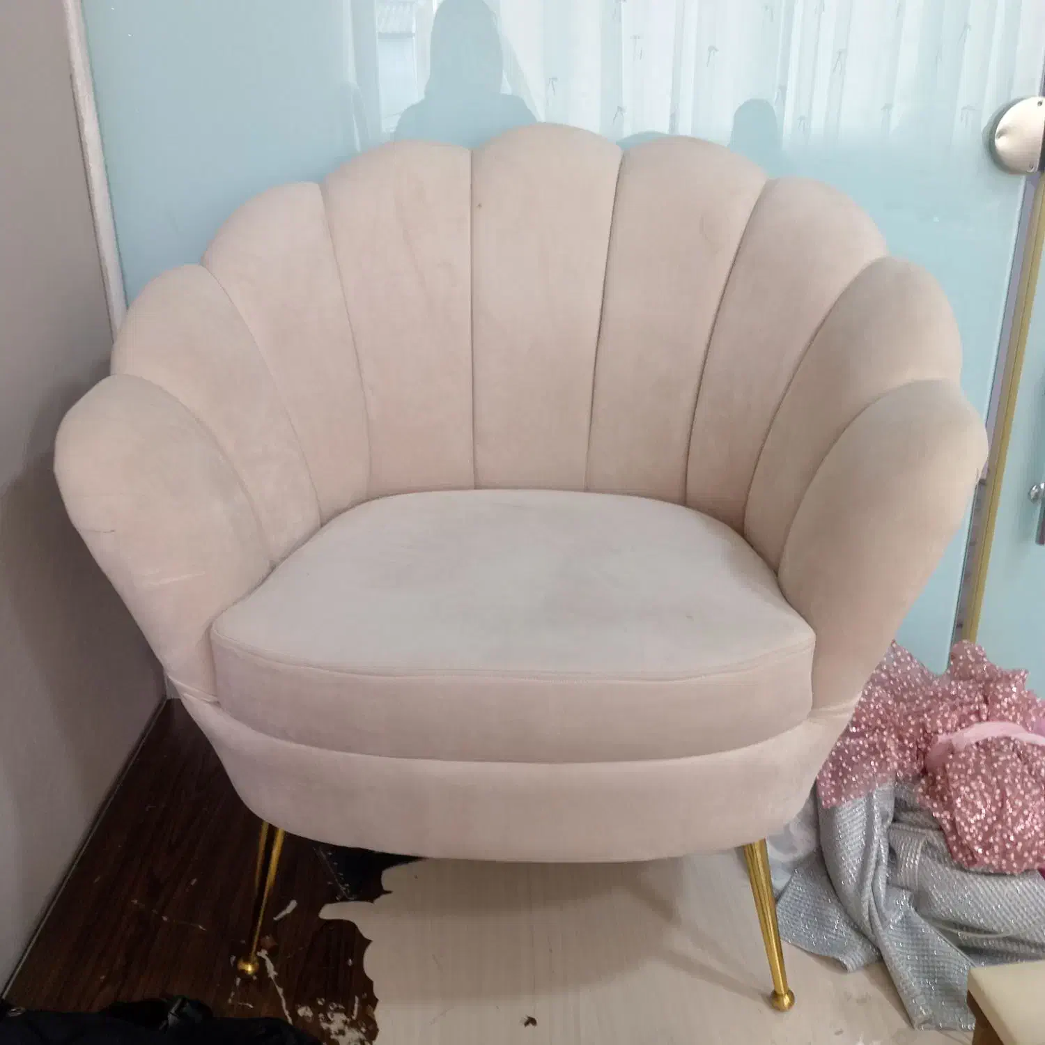 میز کار و صندلی سالن|آرایشگاه و سالن‌های زیبایی|محمودآباد, |دیوار