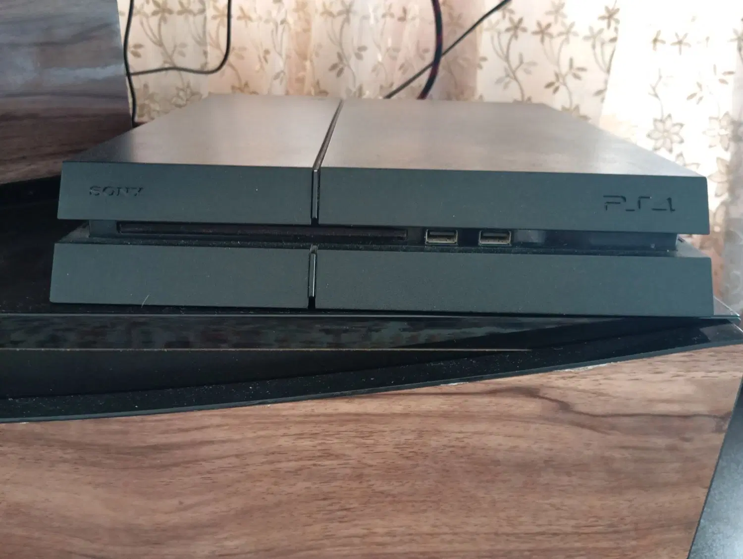 ps4|کنسول، بازی ویدئویی و آنلاین|شیراز, کوشک میدان|دیوار