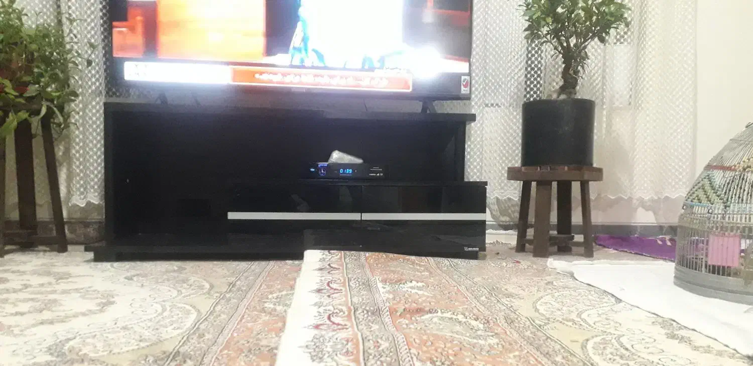 میز تلویزیون مشکی|میز تلویزیون|شیراز, کوشک میدان|دیوار