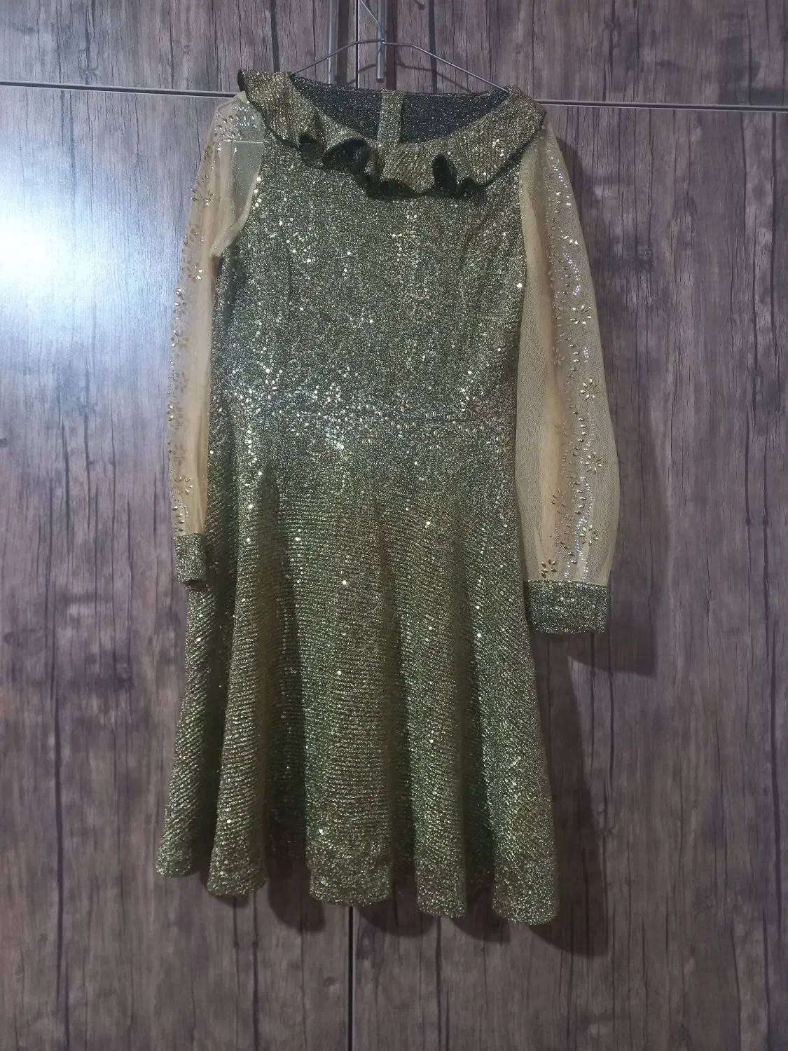 پیراهن مجلسی|لباس|کبودرآهنگ, |دیوار