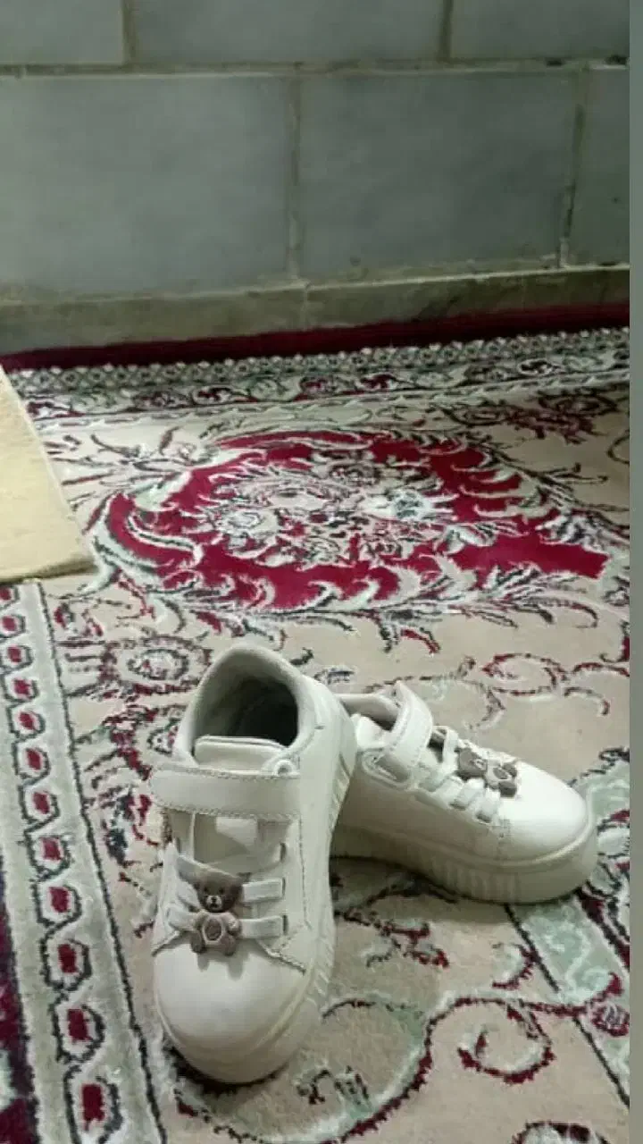 لباس و کفش بچگانه|کفش و لباس بچه|بم, |دیوار