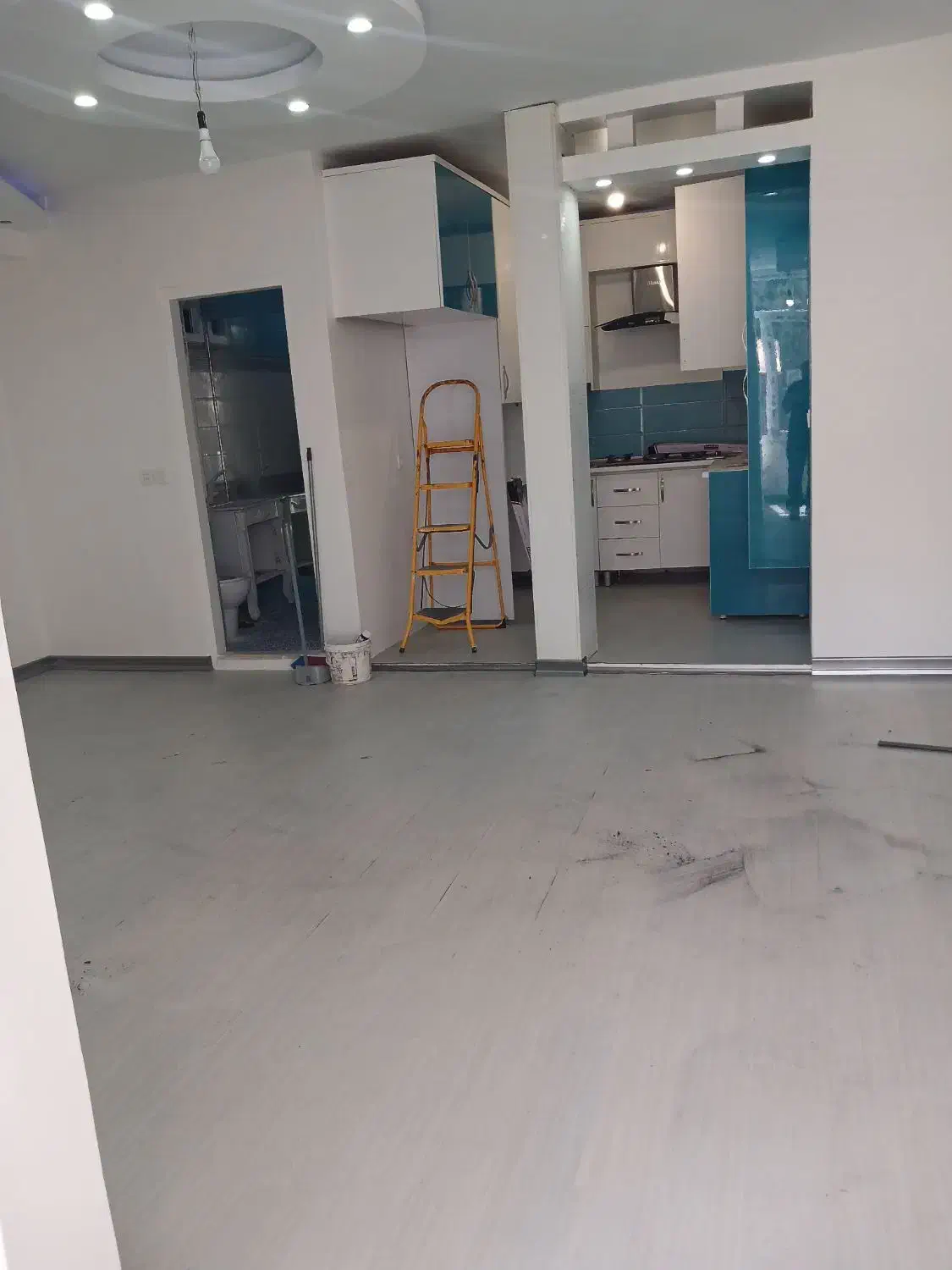 ۵۳متر ۱خ طبقه اول بازسازی شده در ستارخان خ شادمان