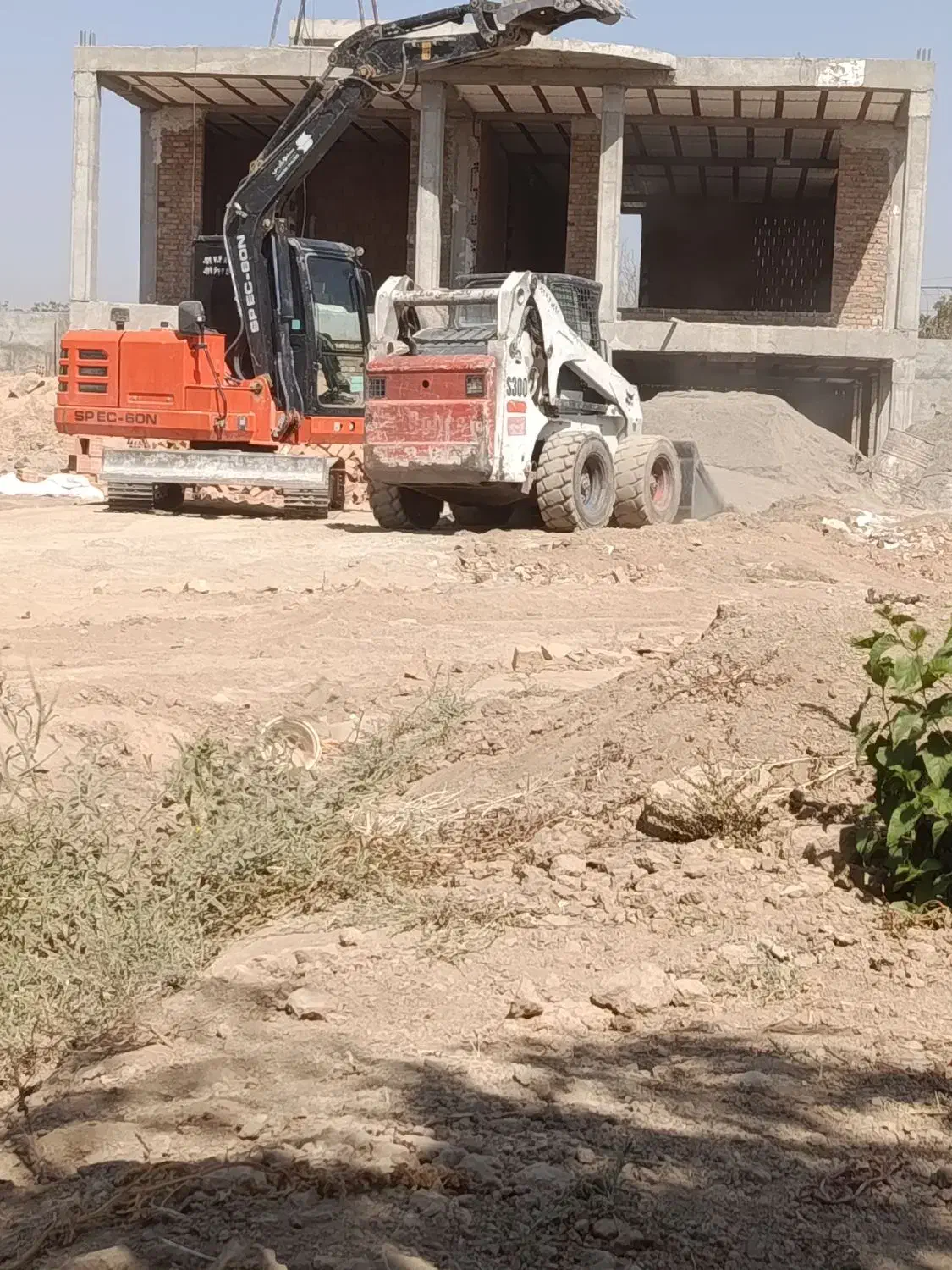 بابکت و مینی بیل خاکبرداری پیکور|خدمات حمل و نقل|چهارباغ, |دیوار