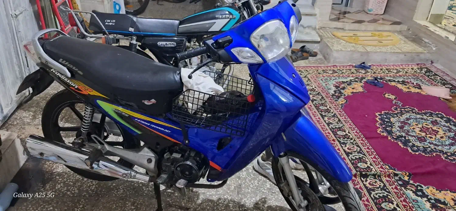 ی دستگاه موتور بی کلاج|موتورسیکلت|دلند, |دیوار