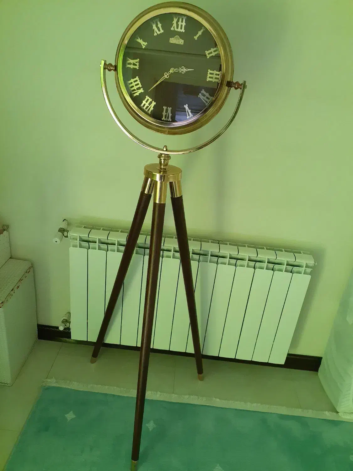 ساعت سه‌پایه|ساعت دیواری و تزئینی|پردیس, فاز ۸|دیوار