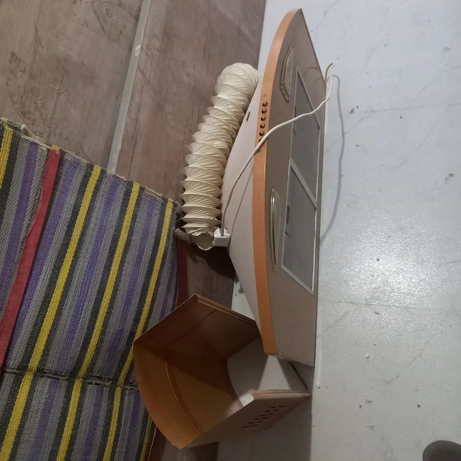 هود|هود|سقز, |دیوار