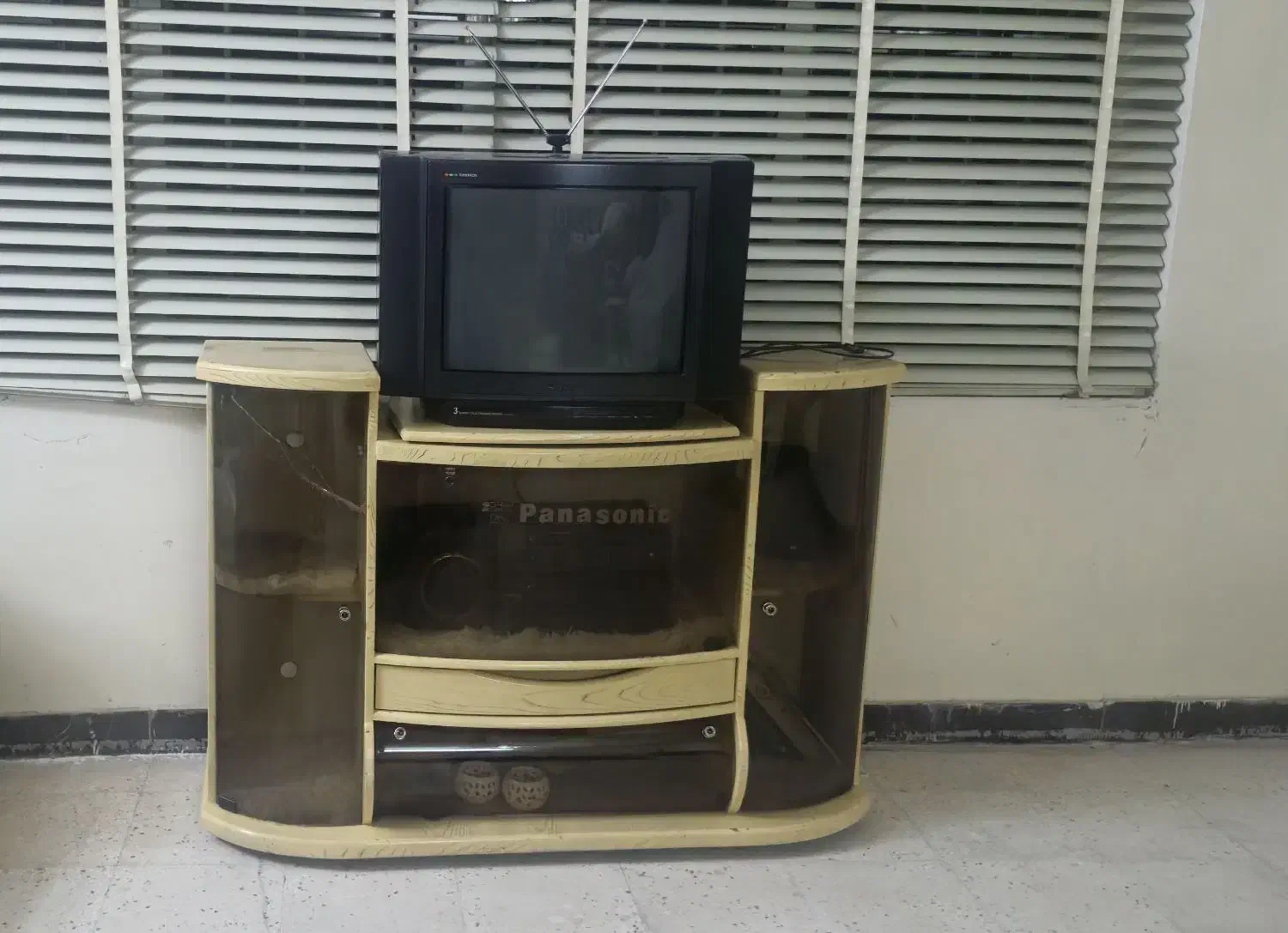 میز تلویزیون|میز تلویزیون|شیراز, قالیشویی|دیوار