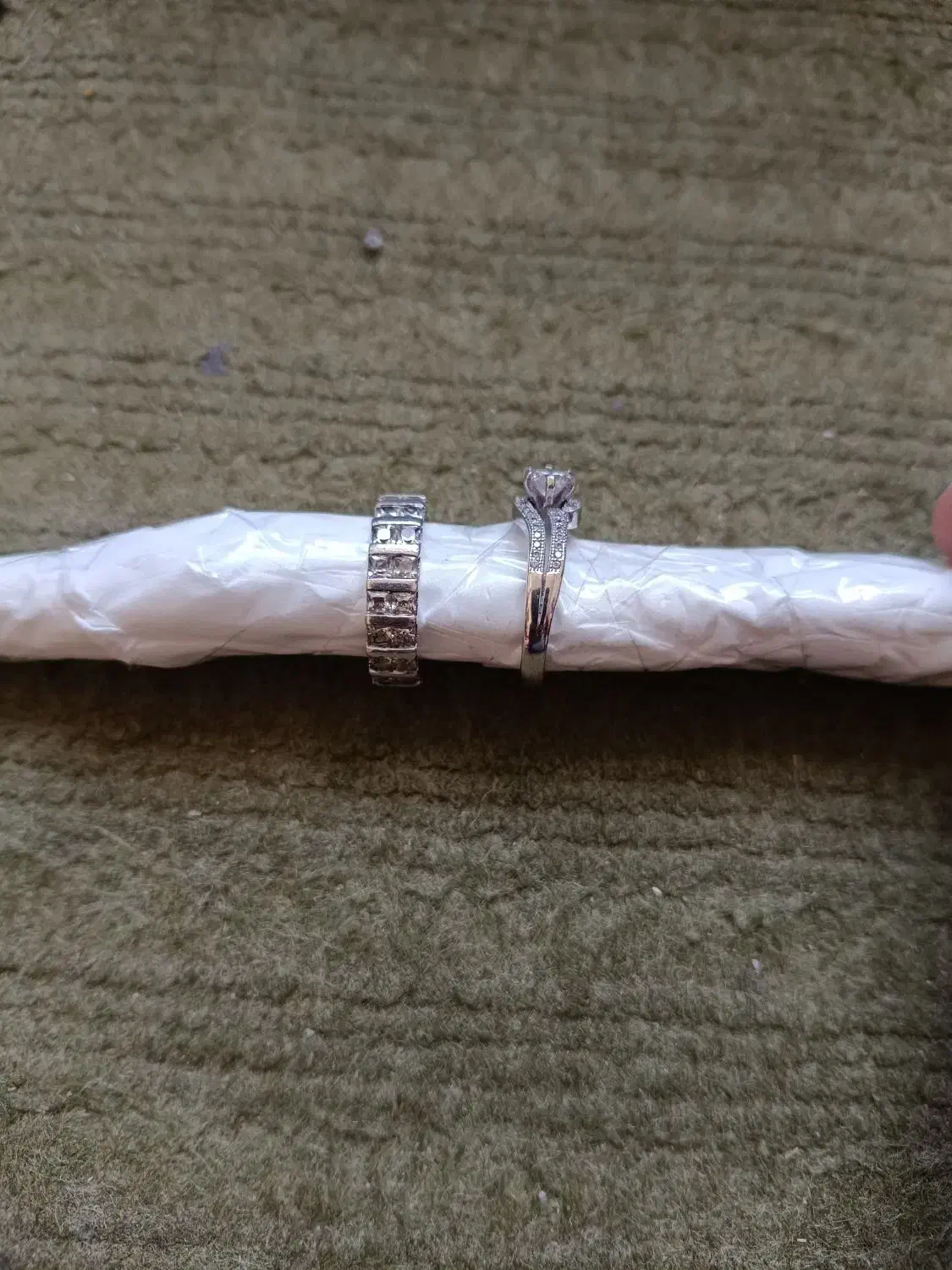 حلقه نقره|کلکسیون اشیاء عتیقه|قم, شاه ابراهیم|دیوار