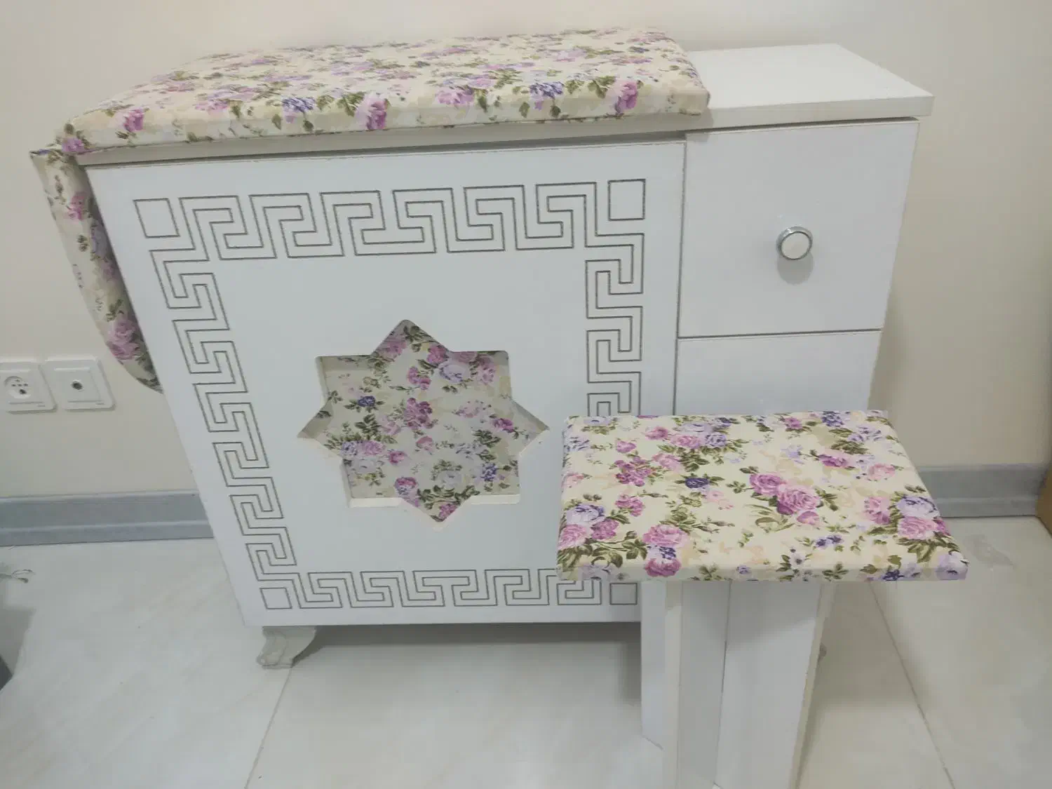 میز اتو و چرخ خیاطی|اتو و لوازم اتو|شاهین‌شهر, اقبال لاهوری|دیوار