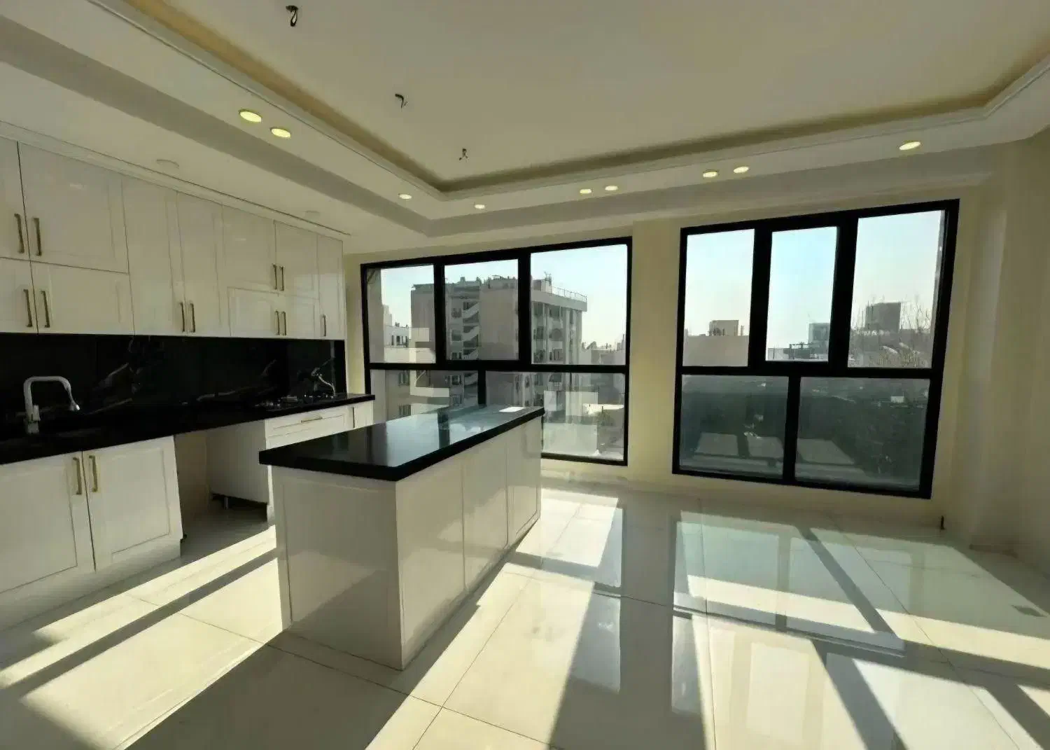 140 متر ویلایی 2 خواب کلید نخورده شهرک غرب