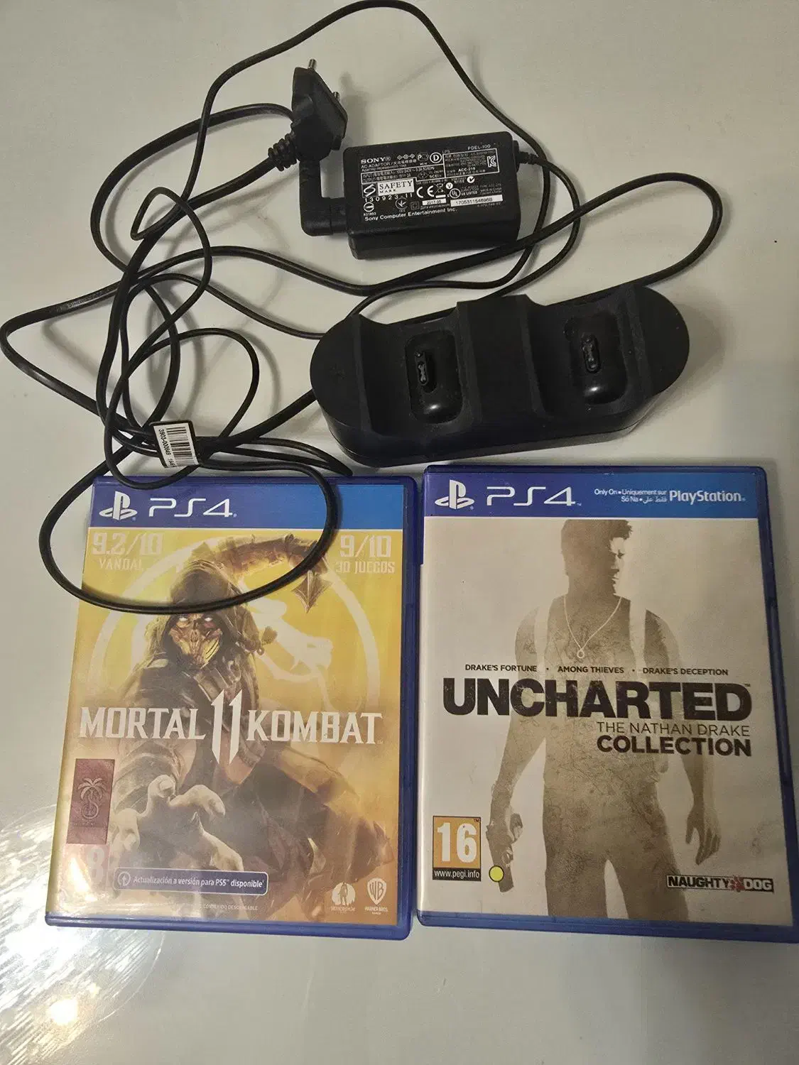 بازی PS4 و شارژر ارجینال دسته ps4|کنسول، بازی ویدئویی و آنلاین|تهران, میرداماد|دیوار