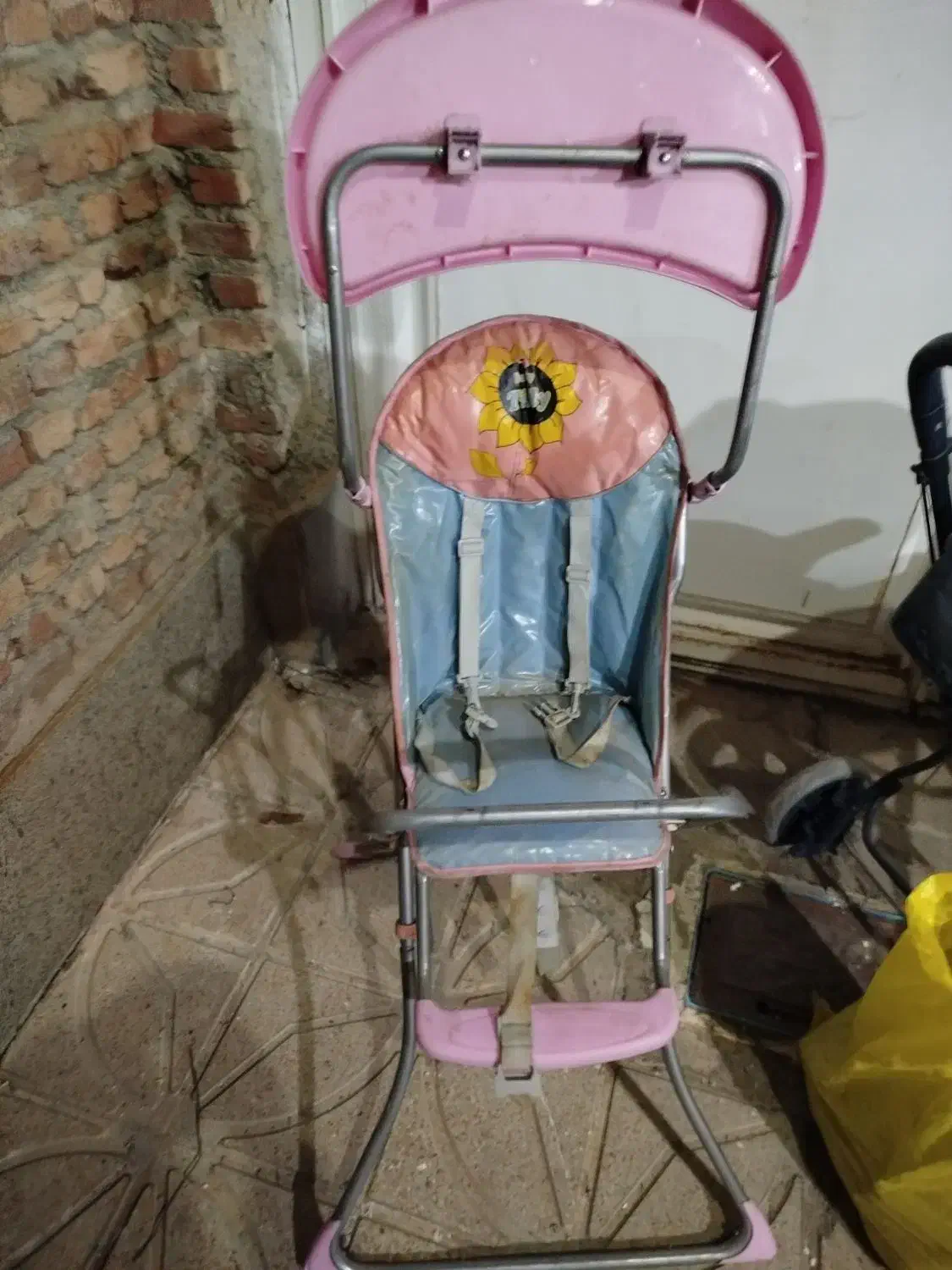 صندلی غذای کودک مهاباد|تخت و صندلی بچه|مهاباد (آذربایجان غربی), |دیوار