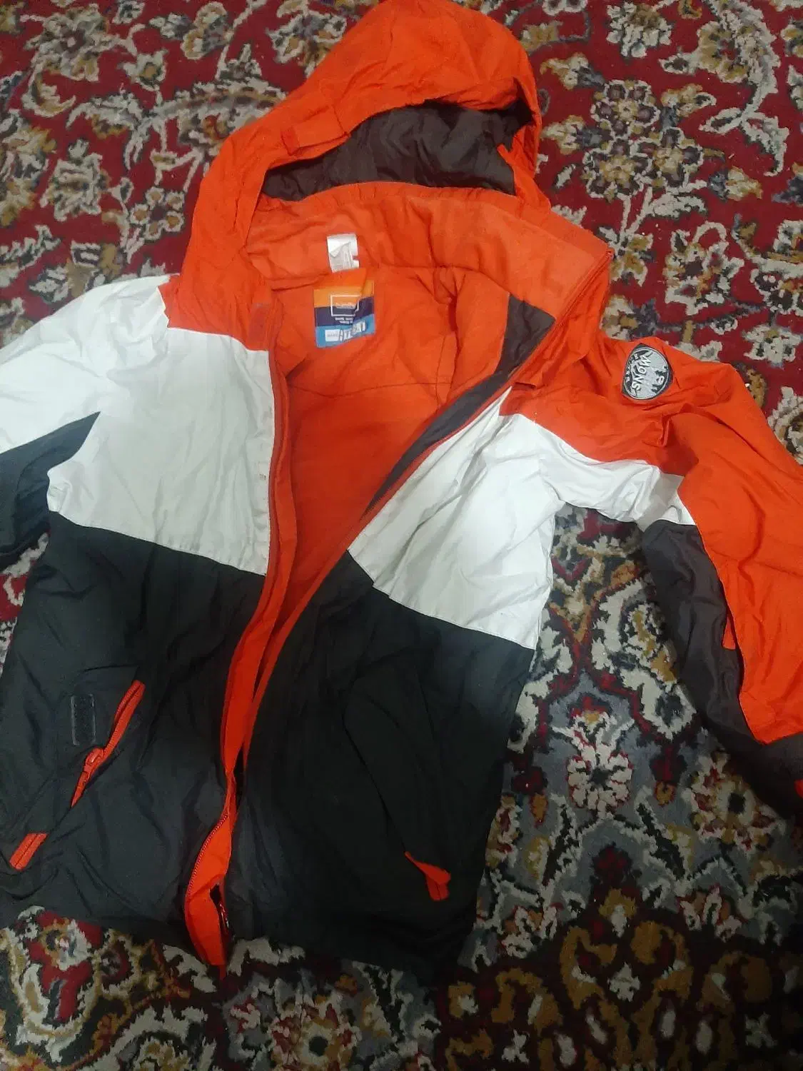 کاپشن خارجی بسیار با کیفیت مفت|لباس|مشهد, مصلی (کارمندان اول)|دیوار