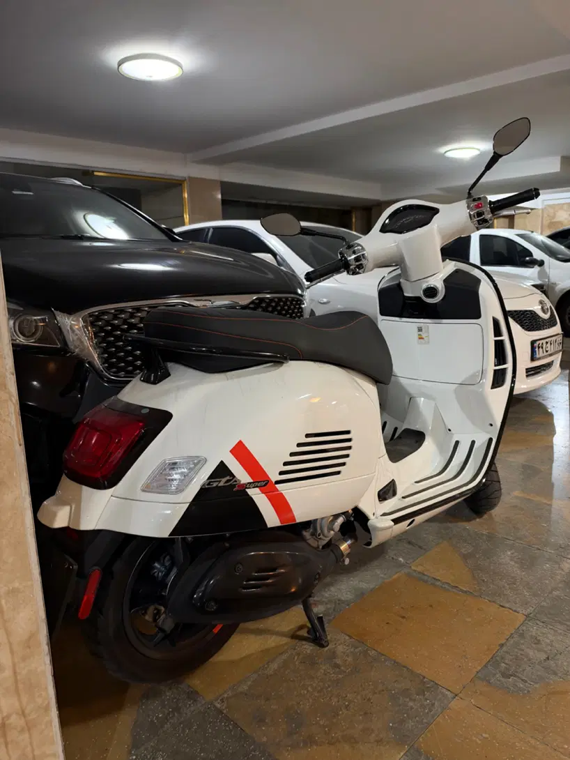 Vespa GTS Super HPE|موتورسیکلت|تهران, ایران|دیوار