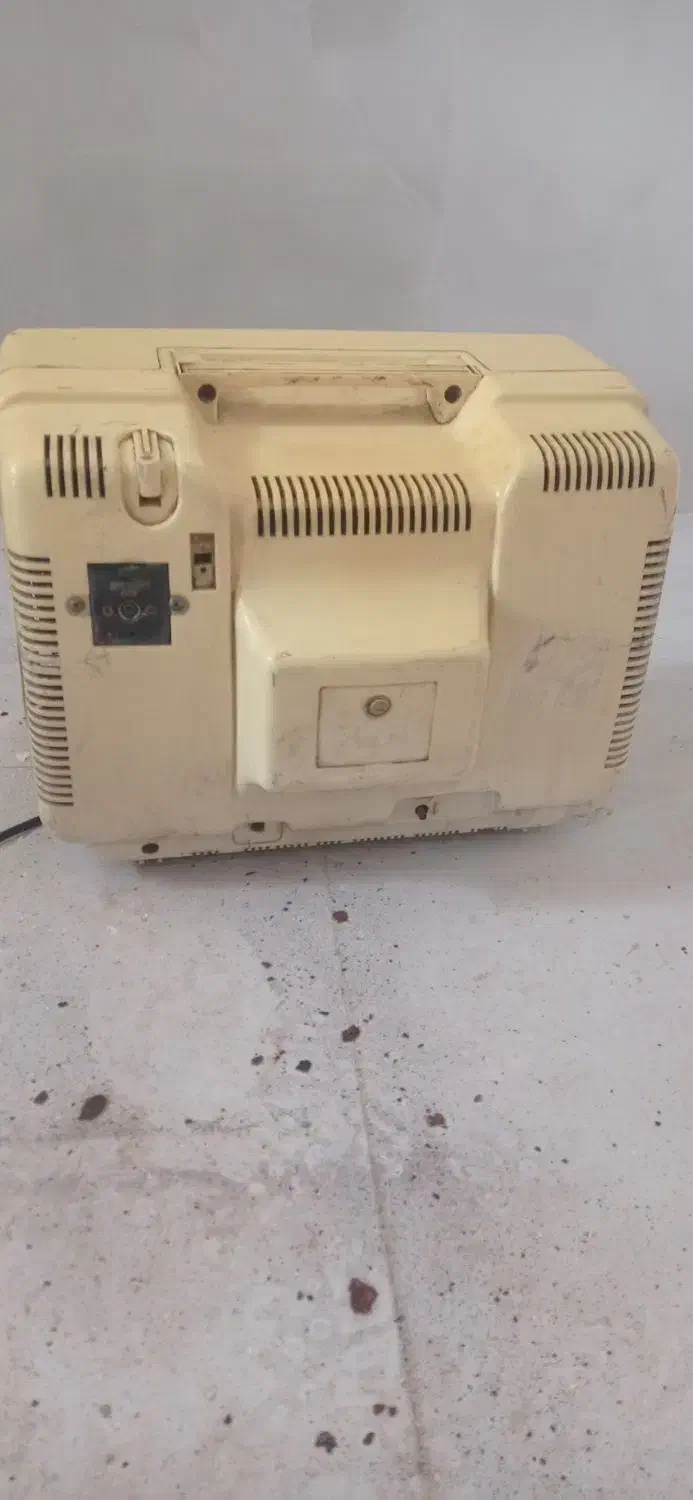 تلویزیون قدیم|تلویزیون و پروژکتور|قیدار, |دیوار