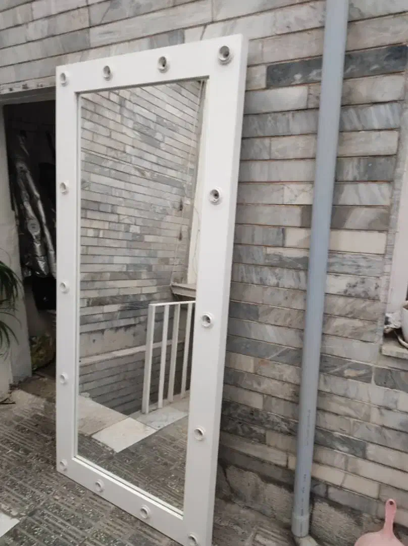 اینه قدی سالنی تعداد لامپ خور 14عدد|آینه|تهران, سلیمانی|دیوار