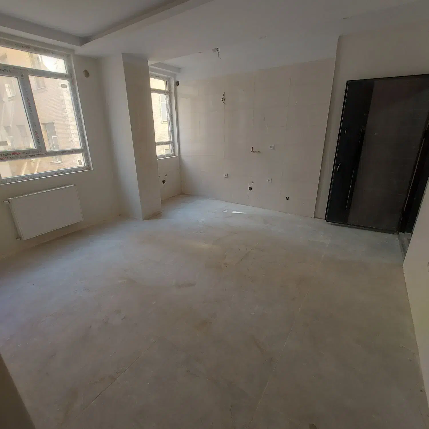 ۳۵ متر کلید نخورده با پارکینگ مزاحم