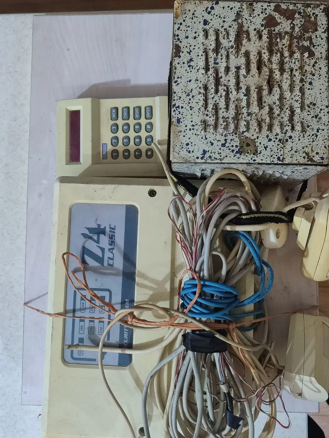 یک دستگاه دوربین و دزدگیر|دوربین مداربسته|الوند, |دیوار