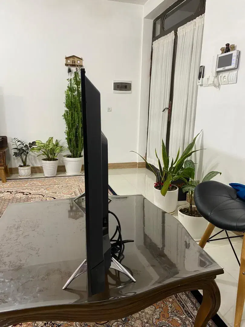 تلویزیون ۴۳ سونیا  تمیز و سالم|تلویزیون و پروژکتور|رامسر, |دیوار