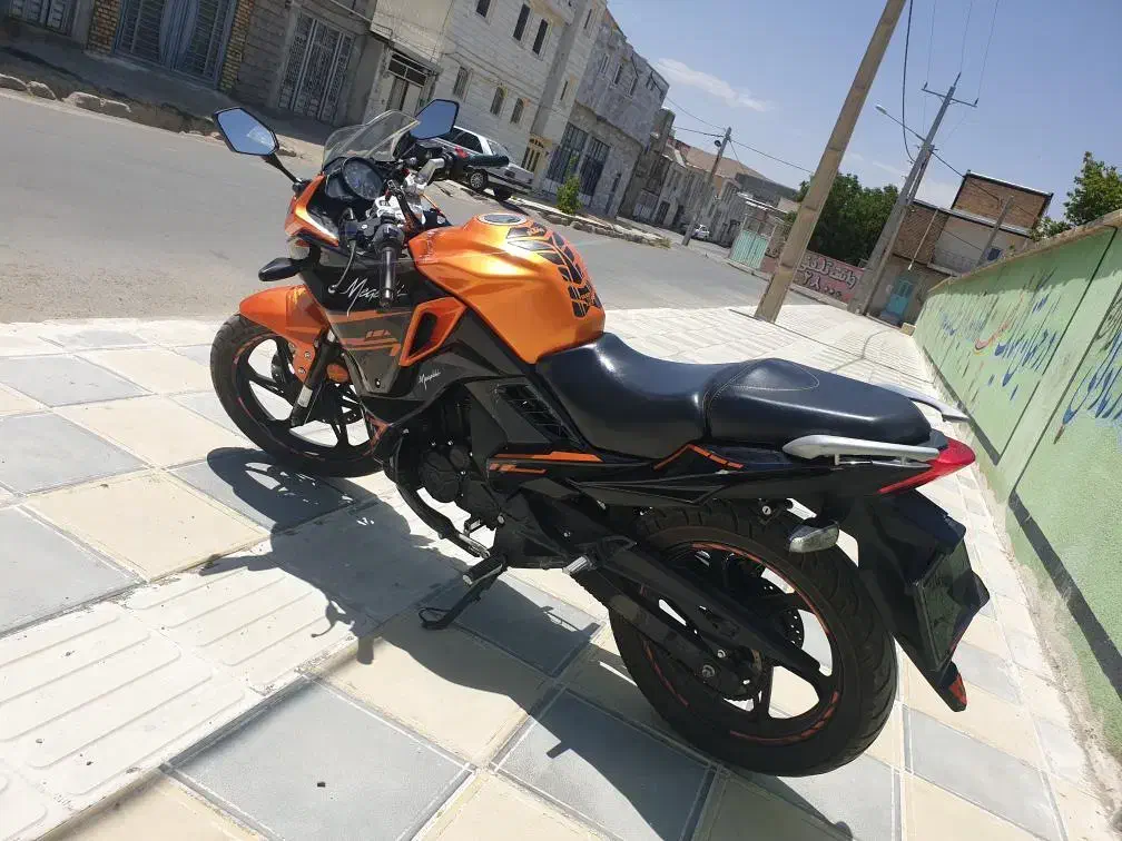 مگلی ۲۰۰cc|موتورسیکلت|قروه, |دیوار