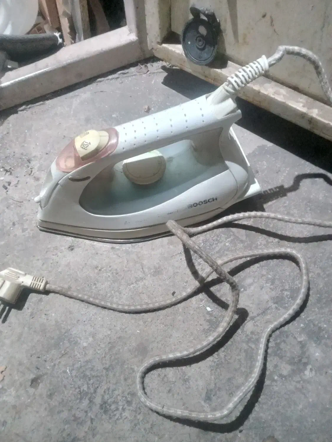 اتو و نردبان چهارپایه|اتو و لوازم اتو|زنجان, |دیوار